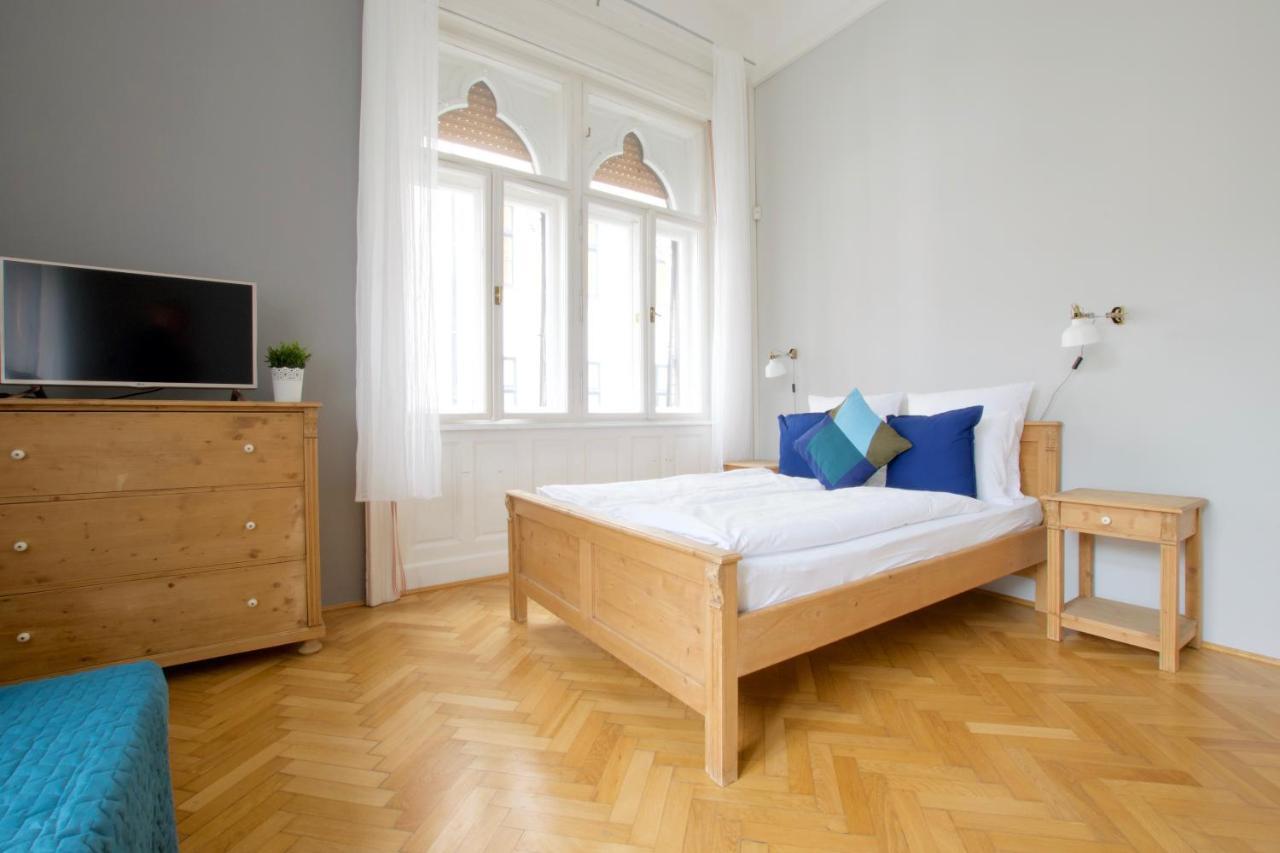 Budget Apartment By Hi5 - Palace Quarter Budapest Exterior photo